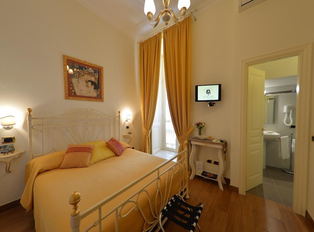 B&B Residenza Via Dei Mille Νάπολη Δωμάτιο φωτογραφία