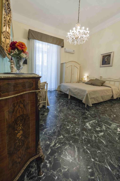 B&B Residenza Via Dei Mille Νάπολη Εξωτερικό φωτογραφία