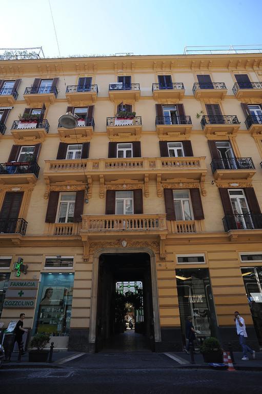 B&B Residenza Via Dei Mille Νάπολη Εξωτερικό φωτογραφία