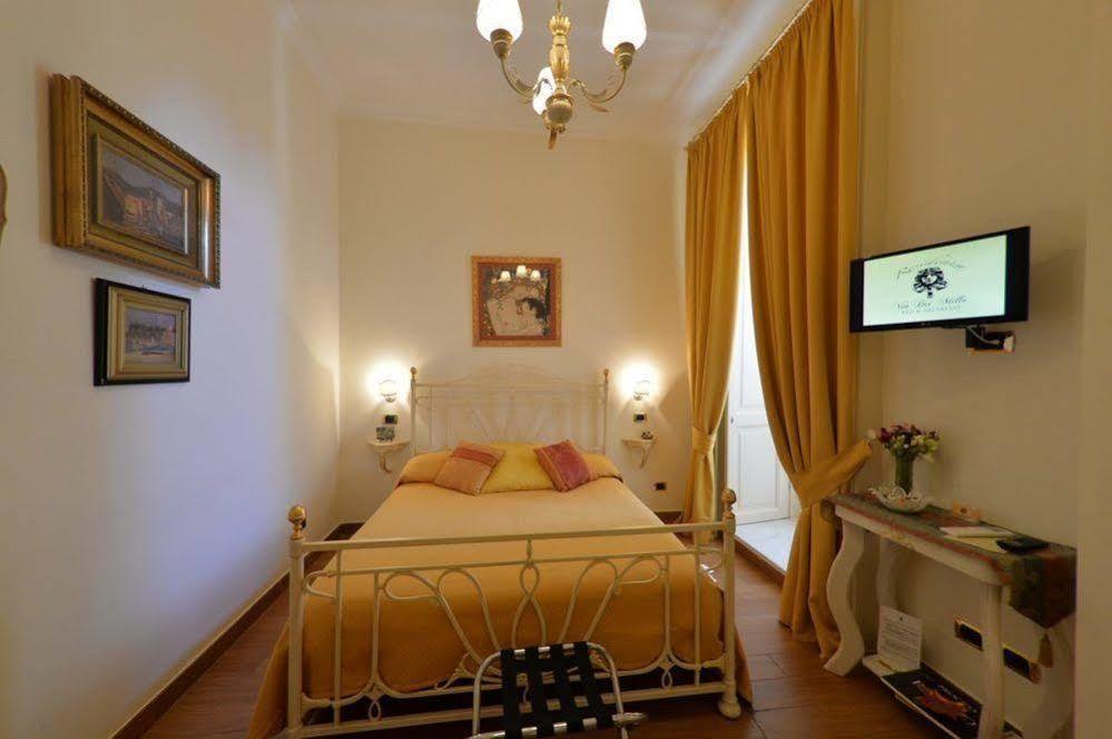 B&B Residenza Via Dei Mille Νάπολη Εξωτερικό φωτογραφία